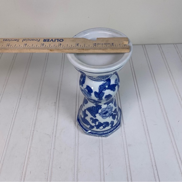 Chinoiserie porcelain blue & white floral candle holder - Picture 4 of 5